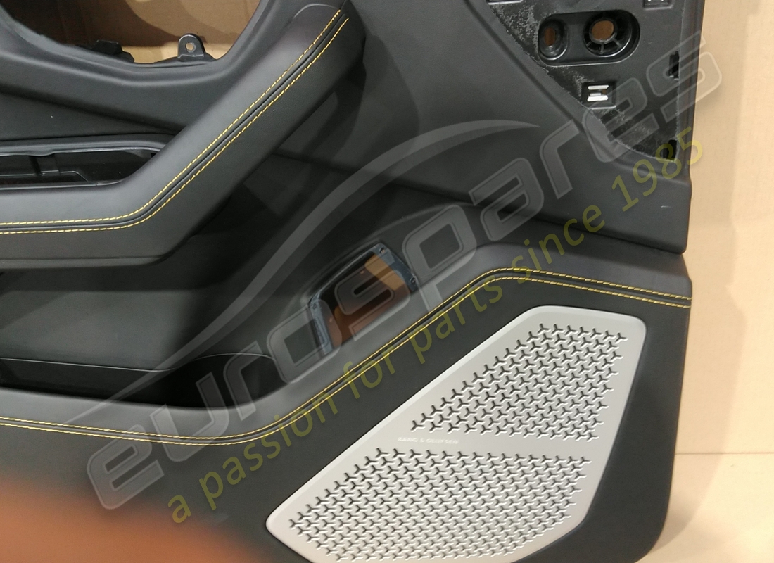 EUROSPARES PANNEAU DE PORTE, ACCOUDOIR ET GRILLE DE HAUT-PARLEUR UTILISÉS. NUMÉRO DE PIÈCE EAP1384178 (2) eurospares panneau de porte, accoudoir et grille de haut-parleur utilisés. numéro de pièce eap1384178 (2)