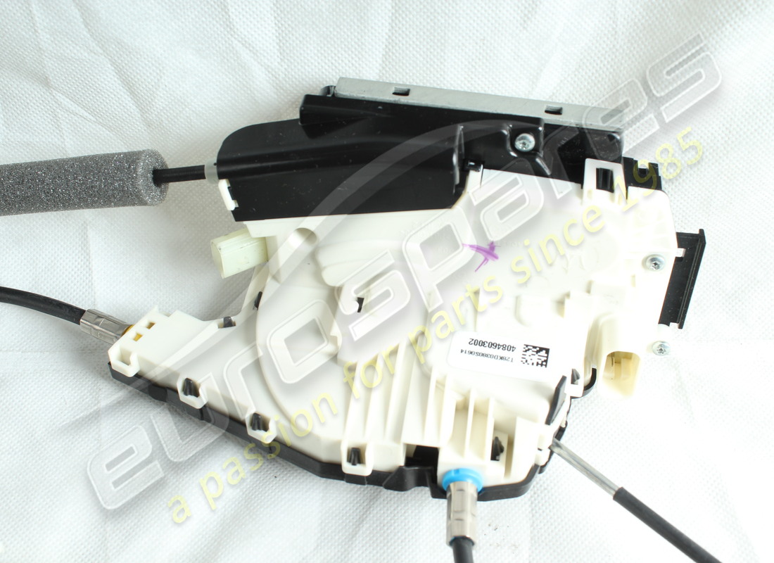 nouvelle serrure de porte avant droite maserati. numéro de pièce 670162426 (3)