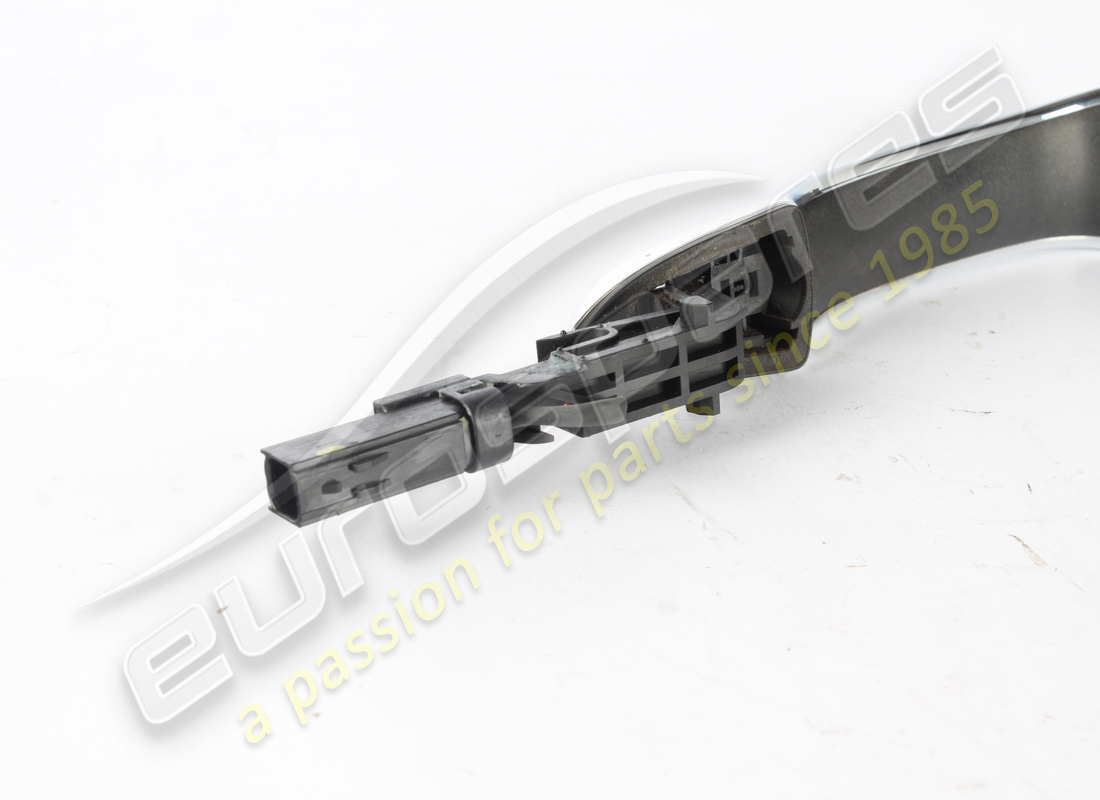 used maserati front/rear (5ix+)door handle. part number 670075322 (2)
