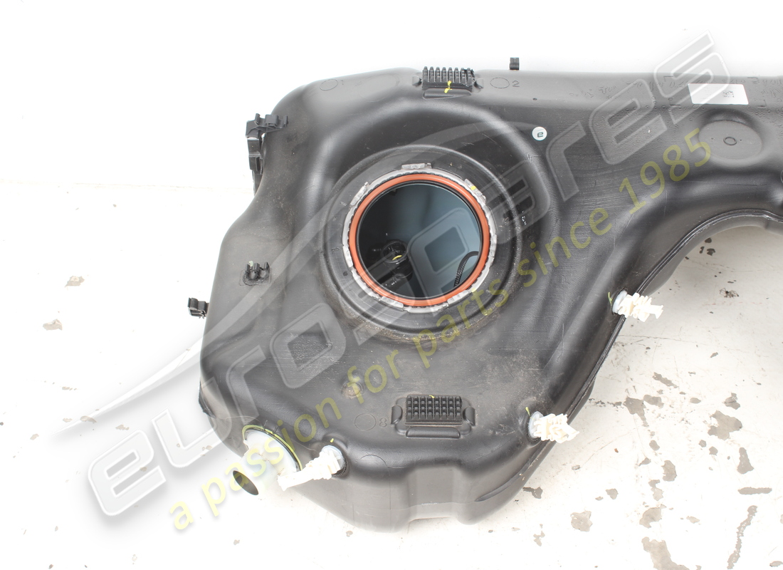 ensemble de réservoir de carburant d'occasion maserati. numéro de pièce 675001696 (3)