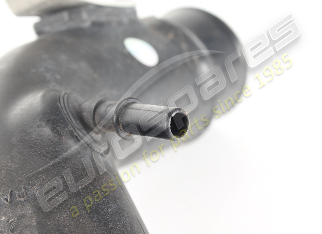 tuyau gauche ferrari endommagé reliant le filtre au turbo. numéro de pièce 308299 (3)