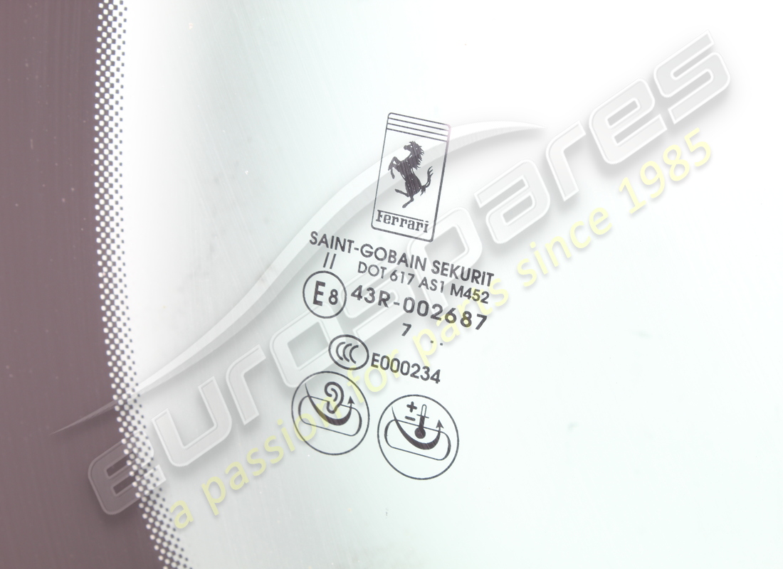 pare-brise ferrari utilisé. numéro de pièce 81849900 (2)