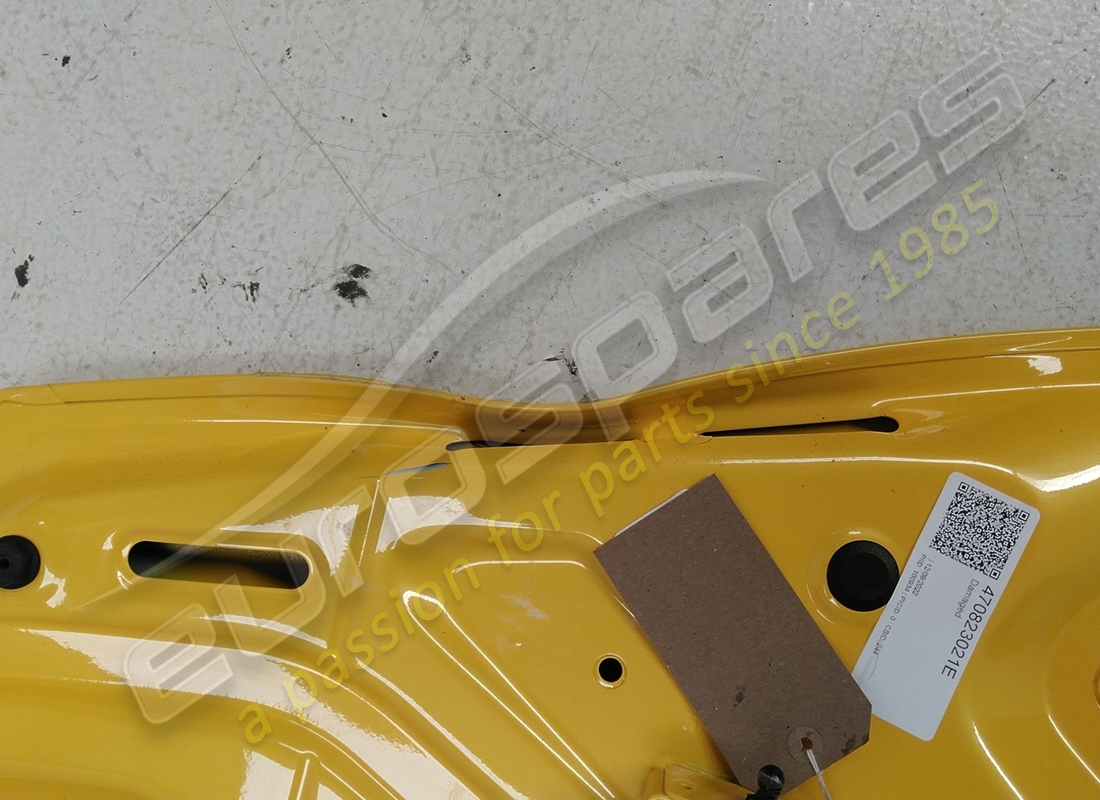 capot avant lamborghini endommagé. numéro de pièce 470823021e (3)
