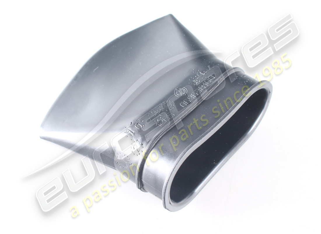 NOUVEAU MANCHON DE SORTIE D'EAU MASERATI. RÉFÉRENCE 69638100 (1) nouveau manchon de sortie d'eau maserati. référence 69638100 (1)