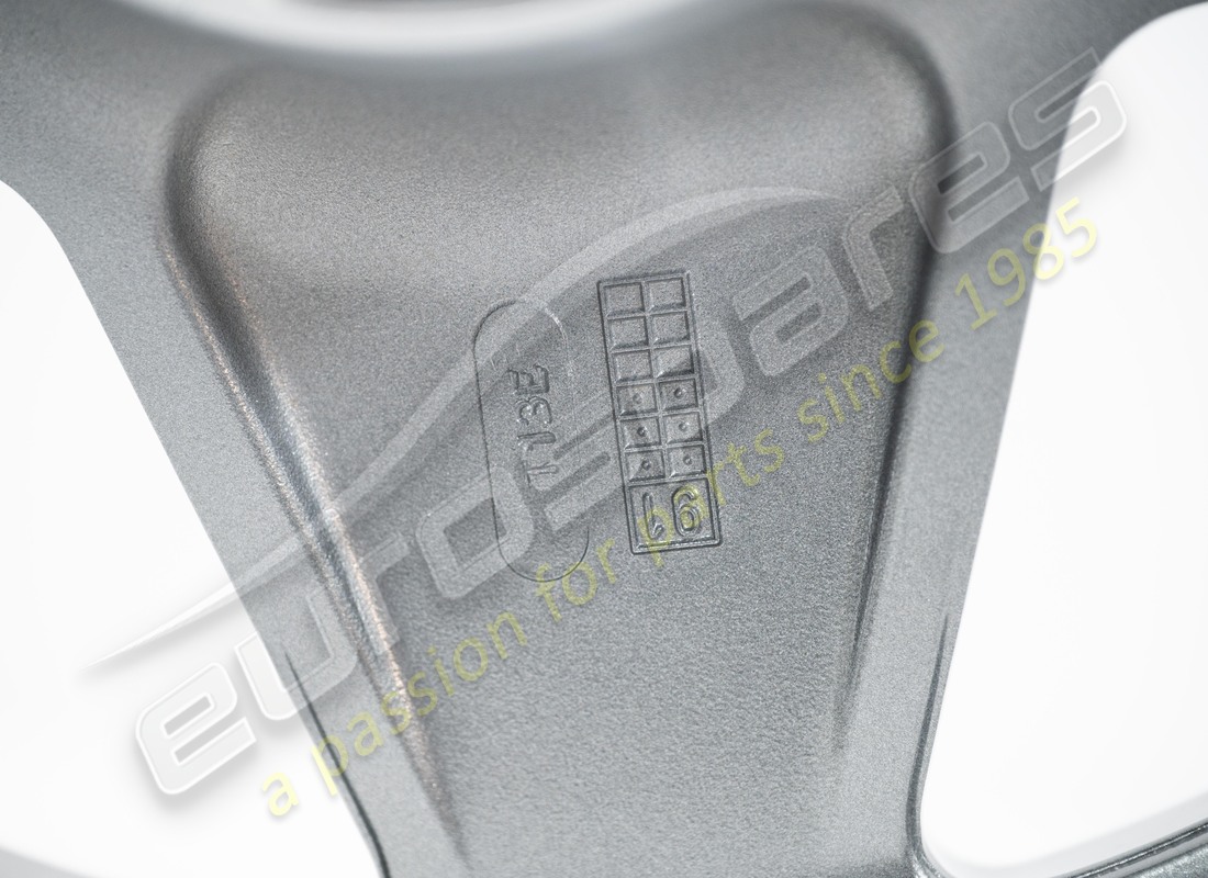 nouvelle jante de roue de secours ferrari. numéro de pièce 147257 (8)