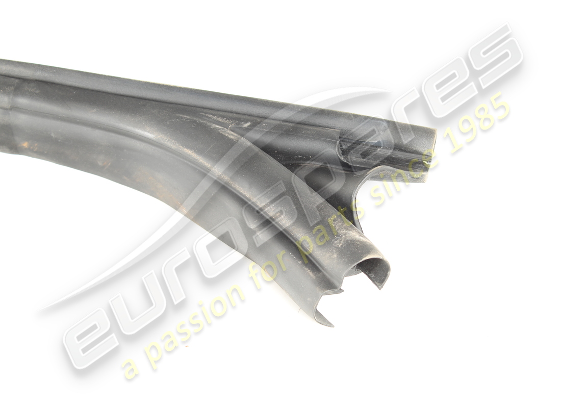 UTILISÉ FERRARI JOINT DE PÉRIMÈTRE DE PORTE DROIT. NUMÉRO DE PIÈCE 81951400 (3) utilisé ferrari joint de périmètre de porte droit. numéro de pièce 81951400 (3)