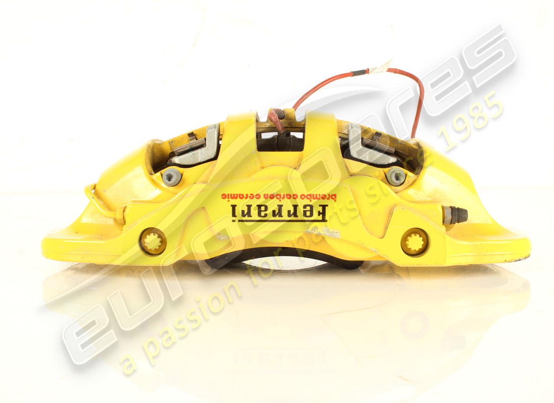 utilisé ferrari étrier avant droit avec plaquettes. numéro de pièce 322141 (1)
