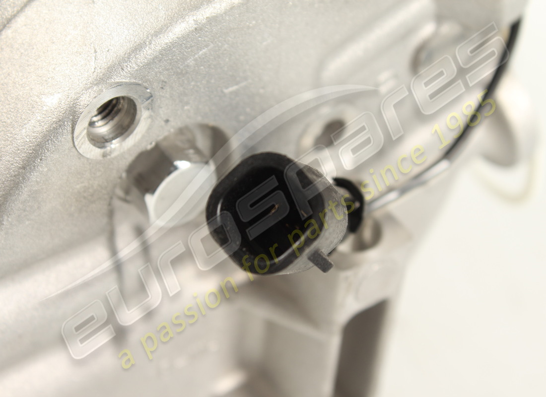 nouveau compresseur de climatisation eurospares. numéro de pièce 180041 (3)