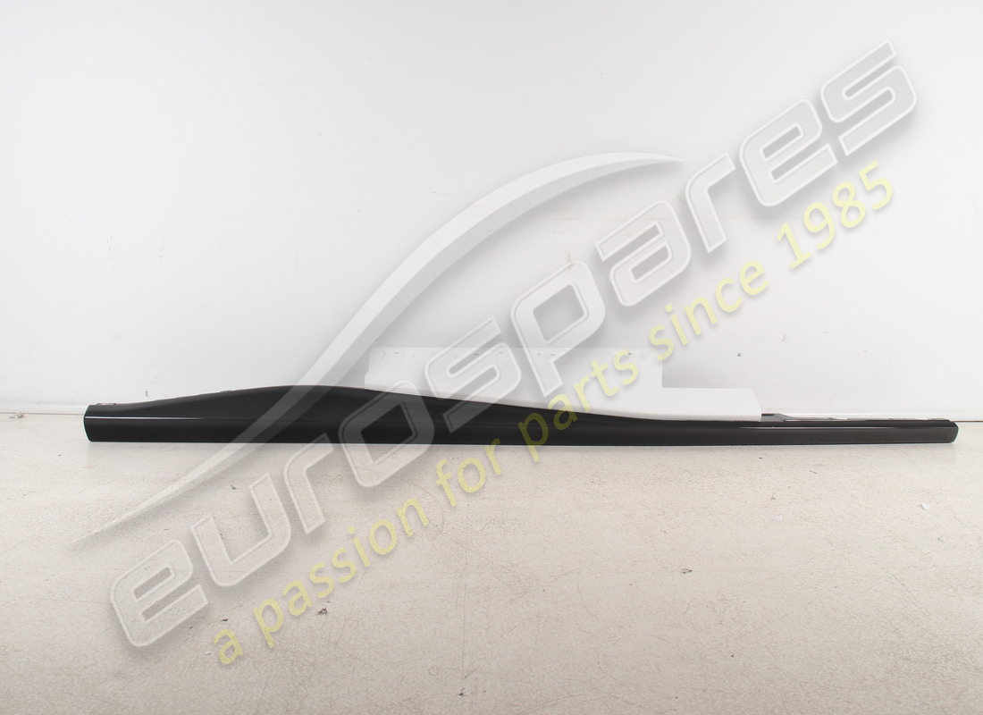 nouveau panneau de garniture de seuil droit complet ferrari. numéro de pièce 985765476 (1)