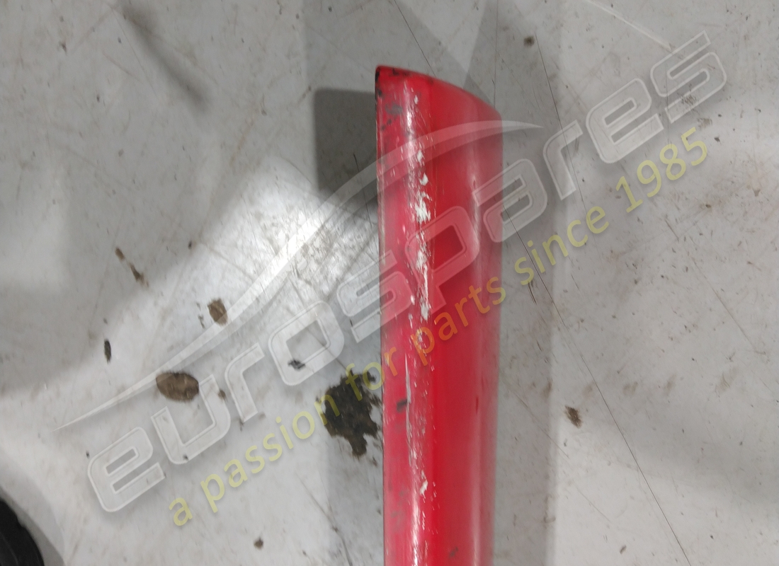 utilisé ferrari revêtement pour membre latéral droit. numéro de pièce 64101110 (2)