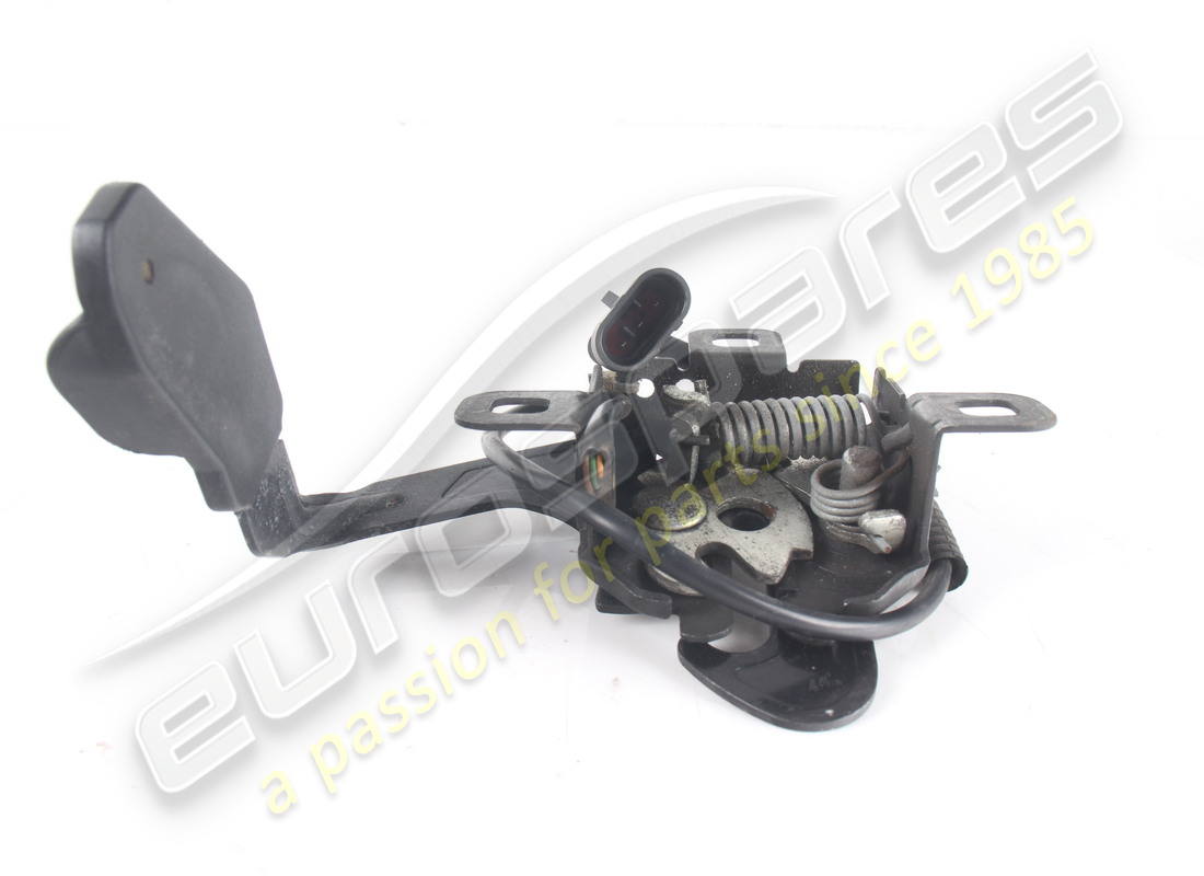SERRURE DE COUVERCLE D'OCCASION FERRARI. NUMÉRO DE PIÈCE 83752200 (2) serrure de couvercle d'occasion ferrari. numéro de pièce 83752200 (2)