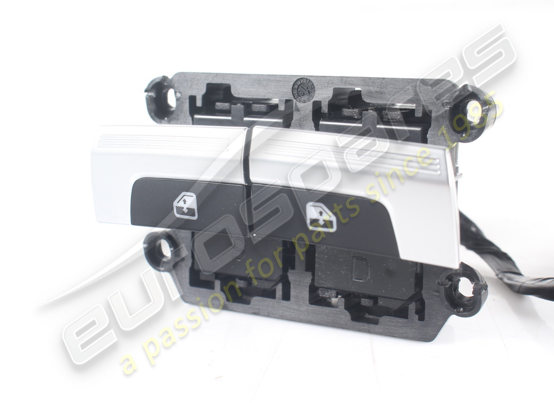 UTILISÉ FERRARI COMMANDE COMPLÈTE DE FENÊTRE ÉLECTRIQUE. NUMÉRO DE PIÈCE 88495600 (2) utilisé ferrari commande complète de fenêtre électrique. numéro de pièce 88495600 (2)