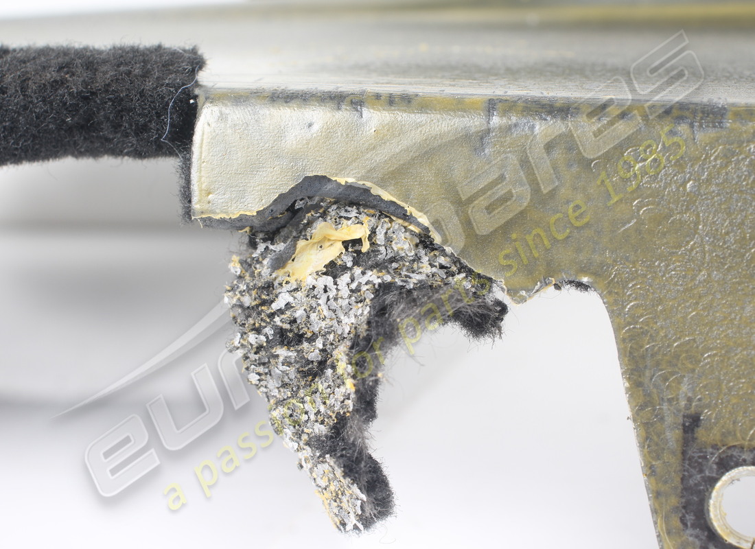 garniture de seuil latéral ferrari utilisé. numéro de pièce 88127100 (4)