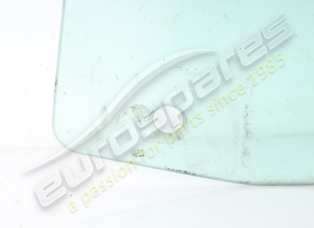 UTILISÉ MASERATI LH VITRE DE PORTE M33. NUMÉRO DE PIÈCE 387700305 (3) utilisé maserati lh vitre de porte m33. numéro de pièce 387700305 (3)