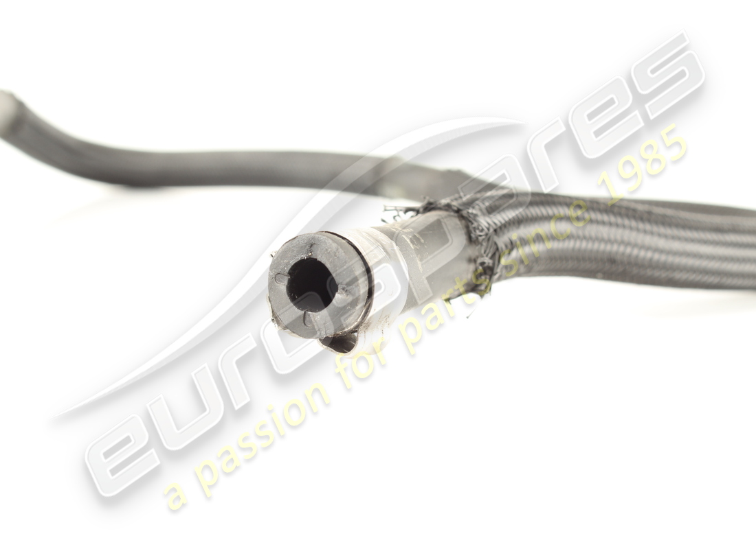 tuyau maserati utilisé. numéro de pièce 670004133 (3)