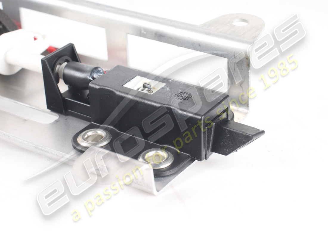 serrure de porte de boîte à gants d'occasion ferrari. référence 83340200 (4)