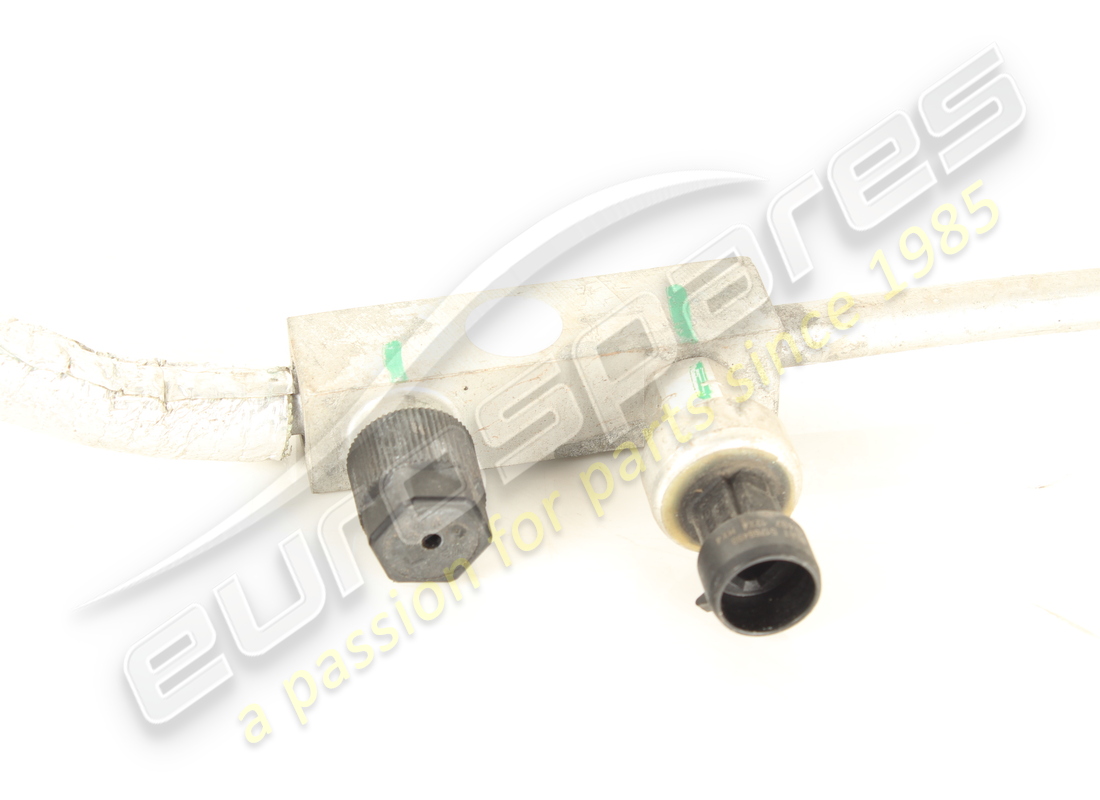 tuyau d'occasion ferrari provenant de la déconnexion du condenseur. référence 309865 (2)