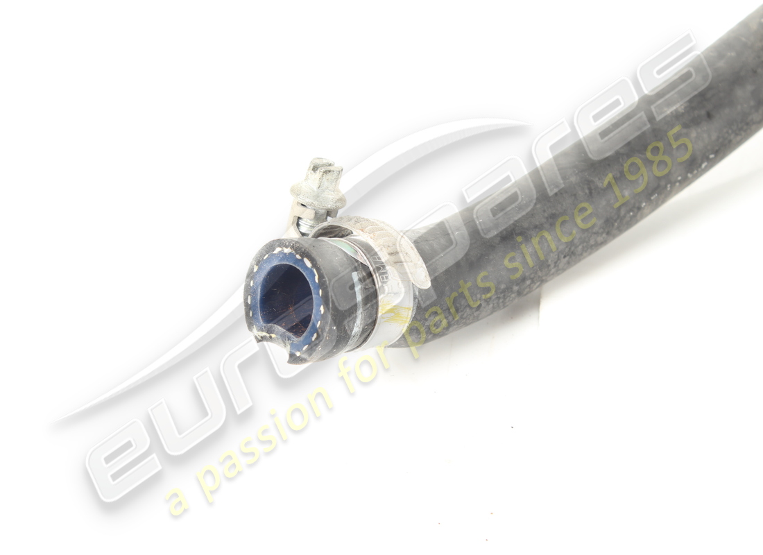 tuyau d'eau ferrari utilisé. numéro de pièce 266732 (3)