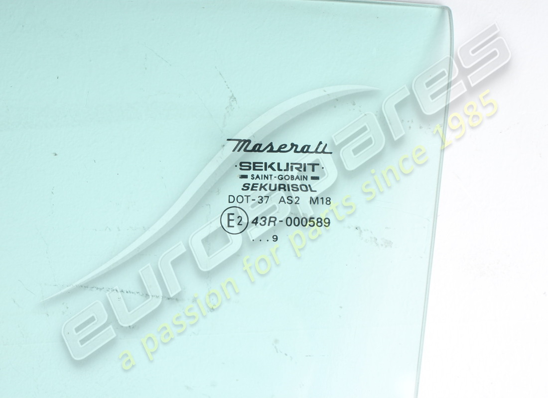 UTILISÉ MASERATI LH VITRE DE PORTE M33. NUMÉRO DE PIÈCE 387700305 (2) utilisé maserati lh vitre de porte m33. numéro de pièce 387700305 (2)