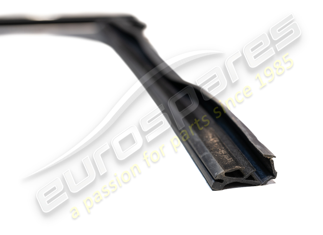 joint arrière droit d'occasion maserati. numéro de pièce 670295997 (2)