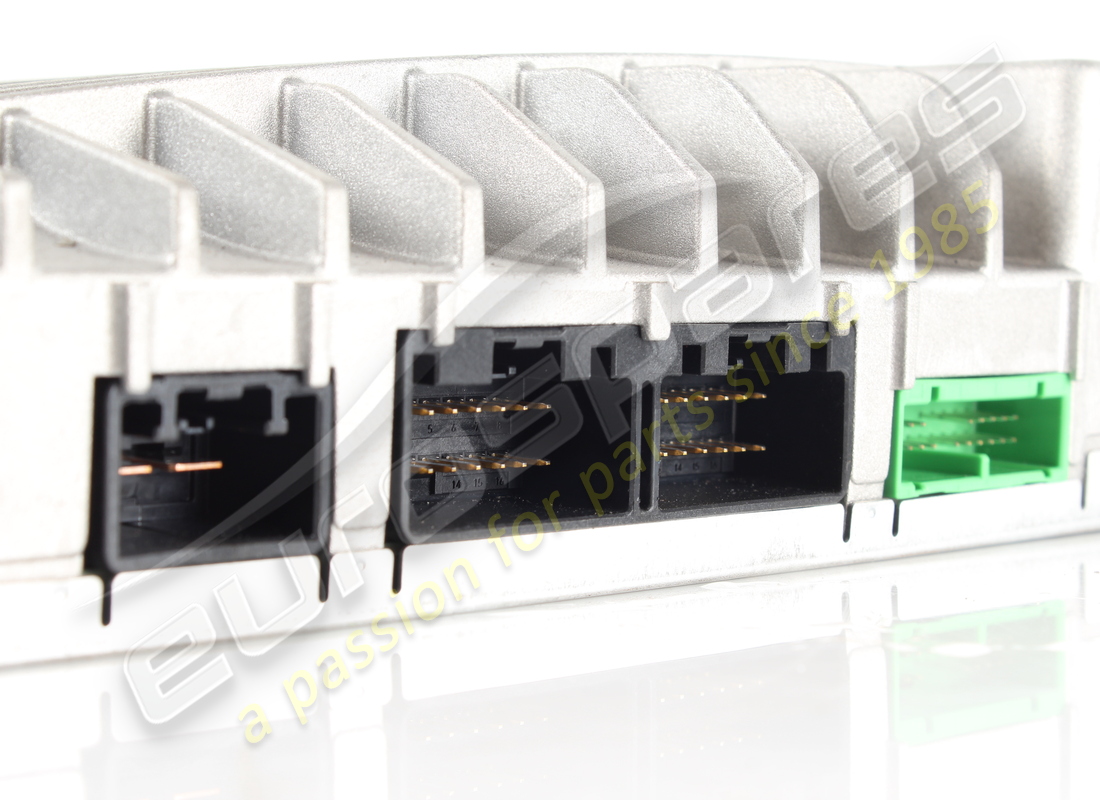 utilisé ferrari 16-channel amplificateur. numéro de pièce 304218 (3)