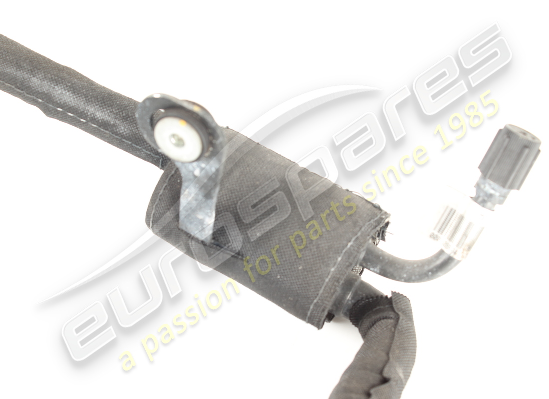 tuyau ferrari d'occasion reliant le système cvc au compresseur. numéro de pièce 309864 (5)