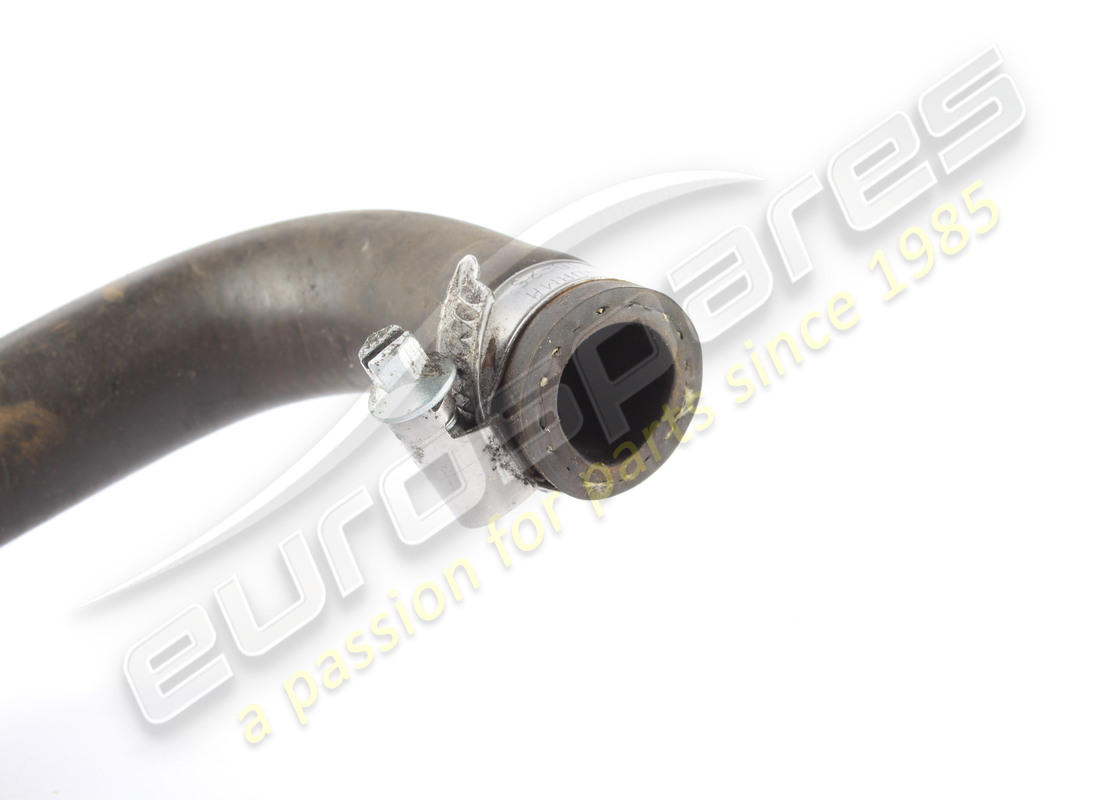 tuyau ferrari utilisé du tgk au radiateur. numéro de pièce 68641200 (2)