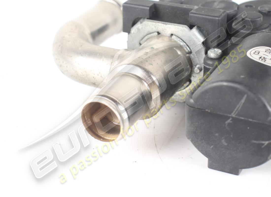 utilisé ferrari soupape rh tgk. numéro de pièce 67635900 (4)