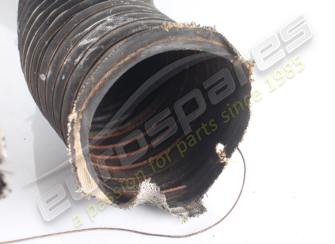 conduit d'air utilisé ferrari (80mm). référence 61790200 (3)