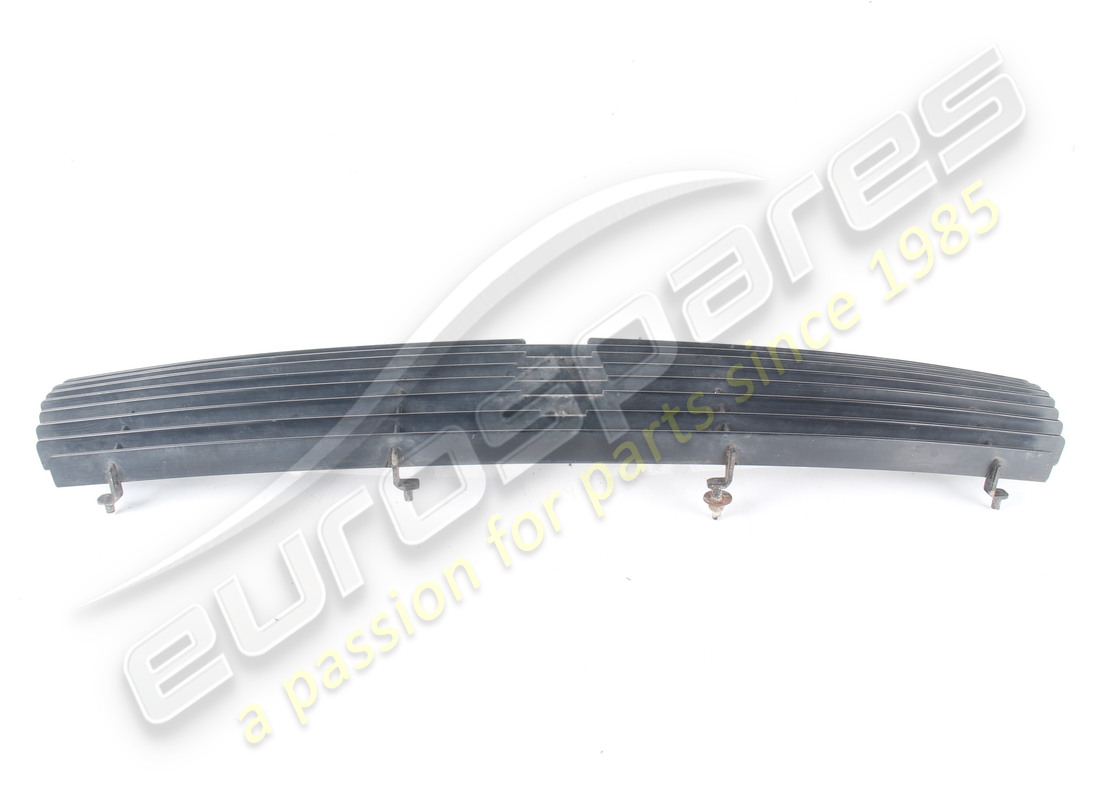 calandre de radiateur de compartiment moteur d'occasion maserati. référence 378300300 (2)