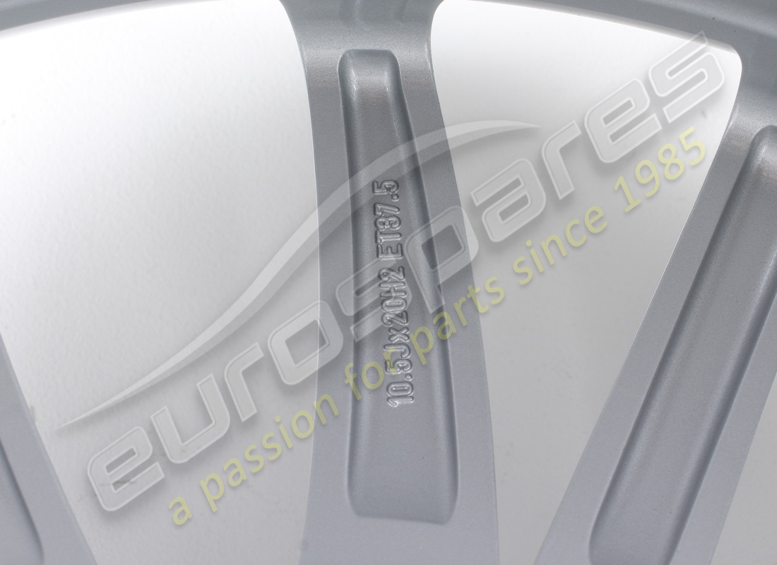 nouvelle roue arrière maserati. numéro de pièce 82126806 (6)