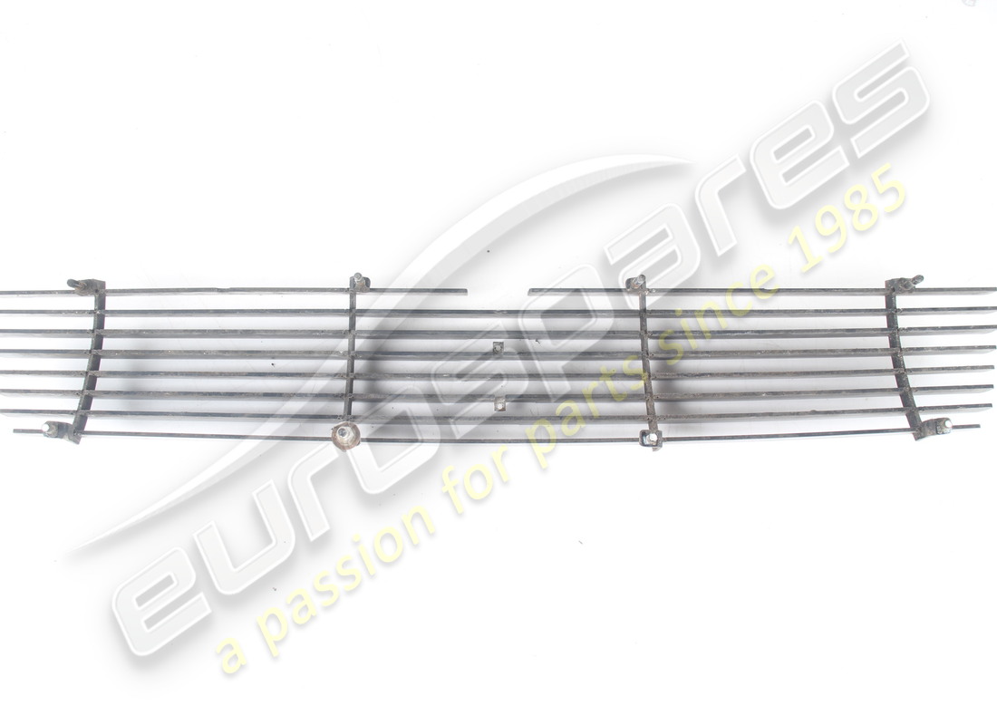 calandre de radiateur de compartiment moteur d'occasion maserati. référence 378300300 (3)