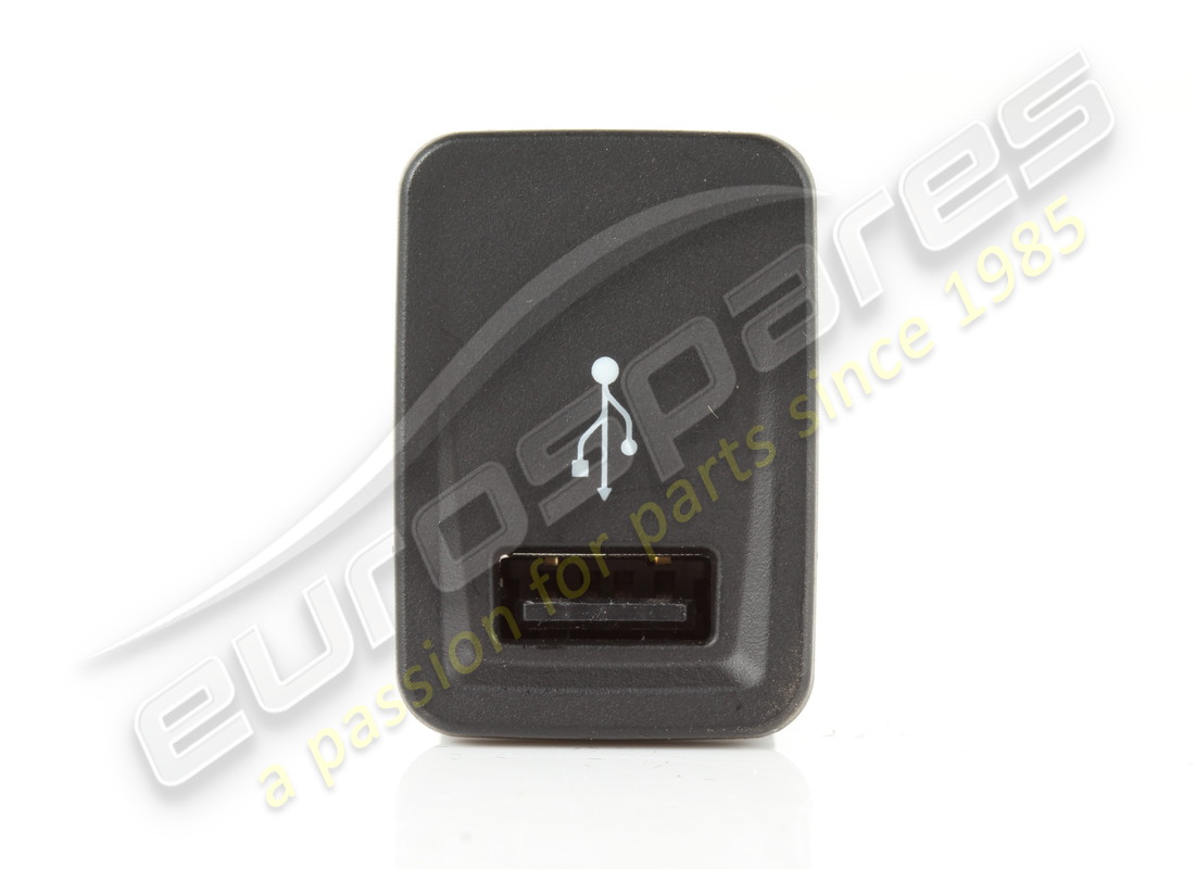 prise usb d'occasion ferrari. numéro de pièce 303226 (3)