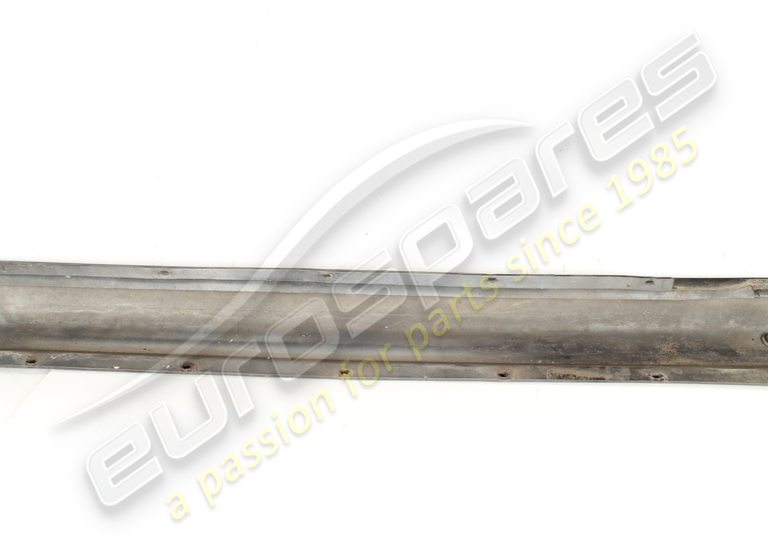 jupe latérale droite d'occasion maserati. numéro de pièce 980000906 (7)