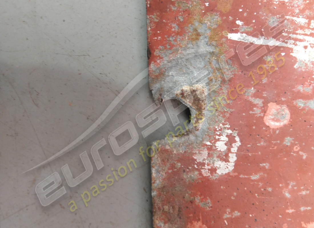 panneau avant ferrari endommagé. numéro de pièce 40355208 (3)