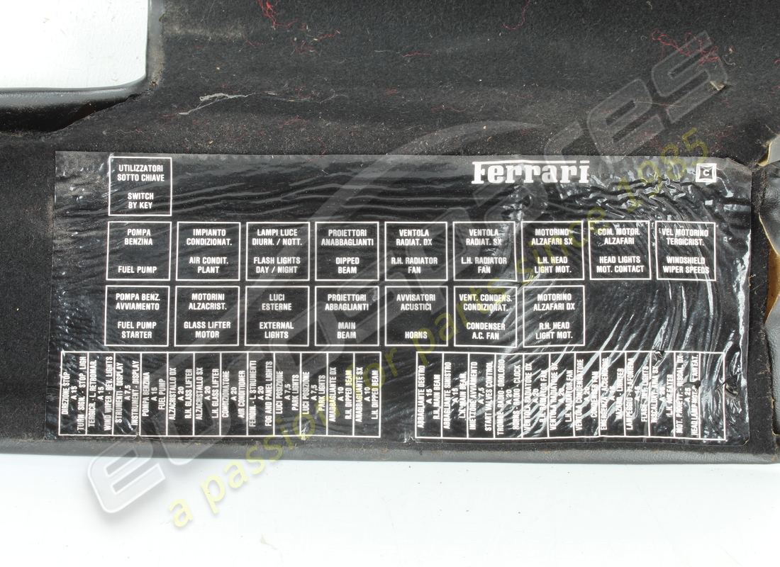 COUVERTURE DE Ferrari UTILISÉE. NUMÉRO DE PIÈCE 62368600 (1)