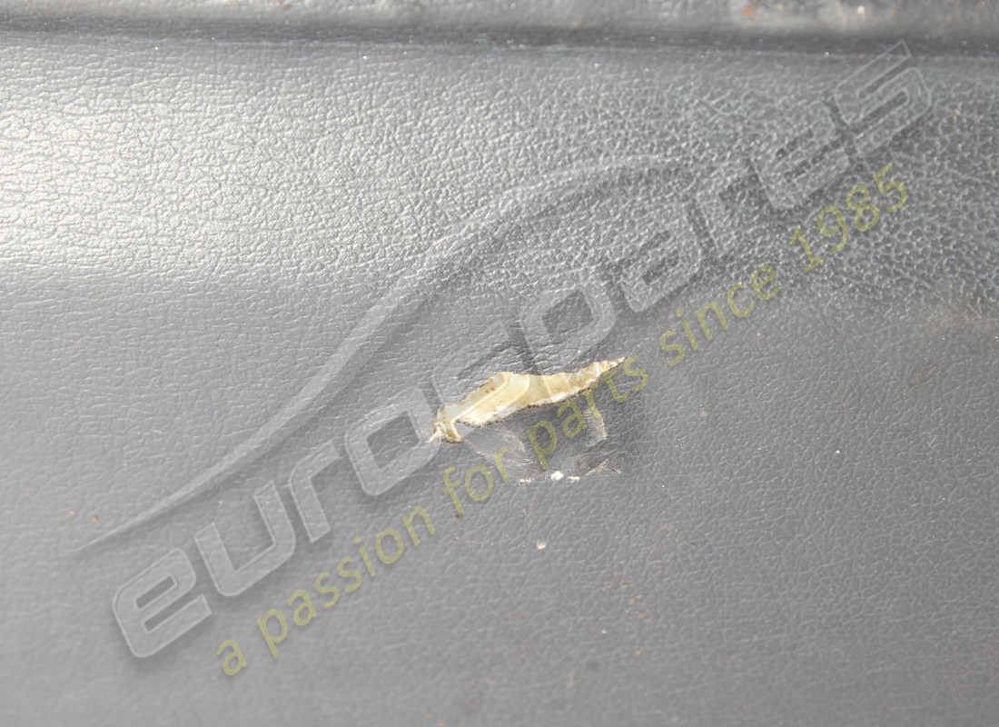 couvercle ferrari endommagé, numéro de pièce rhd 61852500 (2)