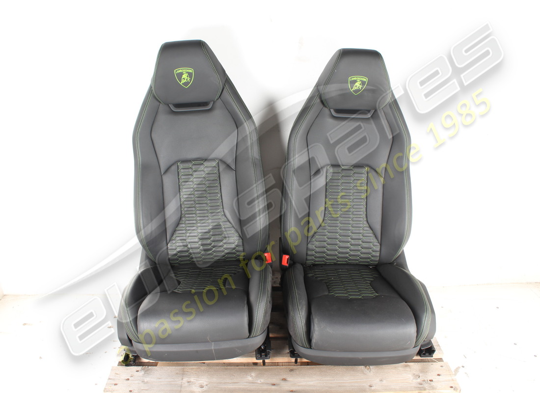 ENSEMBLE DE SIÈGES COMPLETS URUS D'OCCASION Eurospares. NUMÉRO DE PIÈCE EAP1227394 (1)