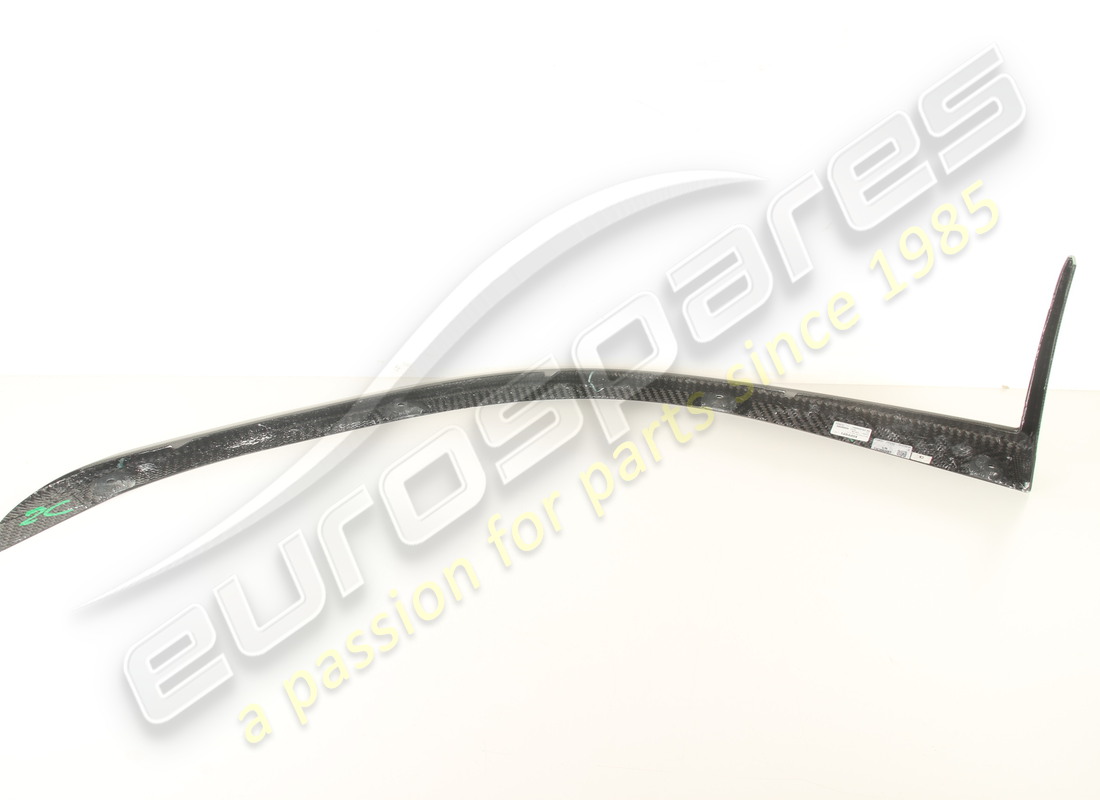nouveau ferrari répartiteur droit en carbone. numéro de pièce 778128 (7)