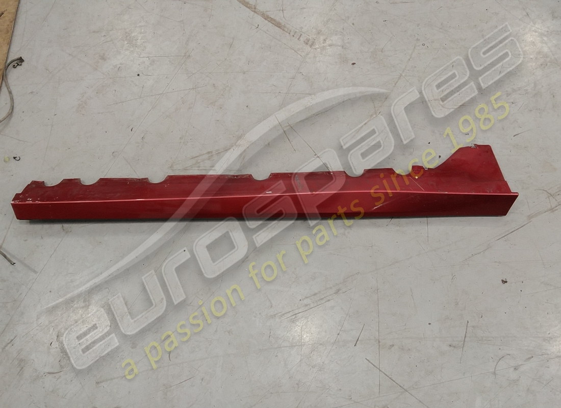 cache-culbuteur lamborghini endommagé, à droite. numéro de pièce 400853564 (2)