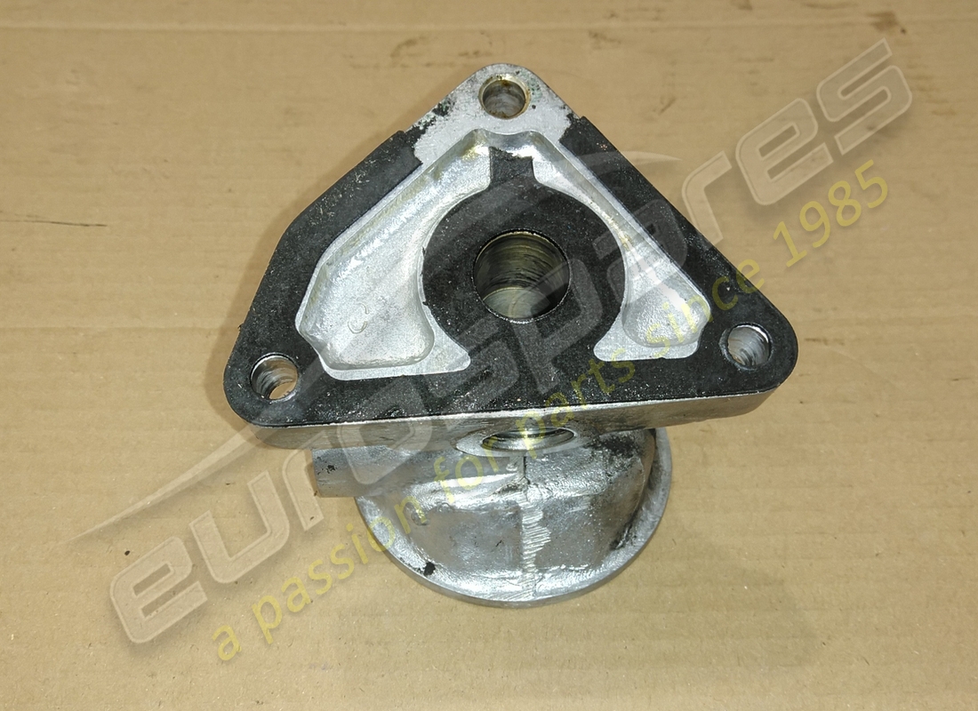 base de filtre à huile ferrari utilisée. numéro de pièce 123863 (4)