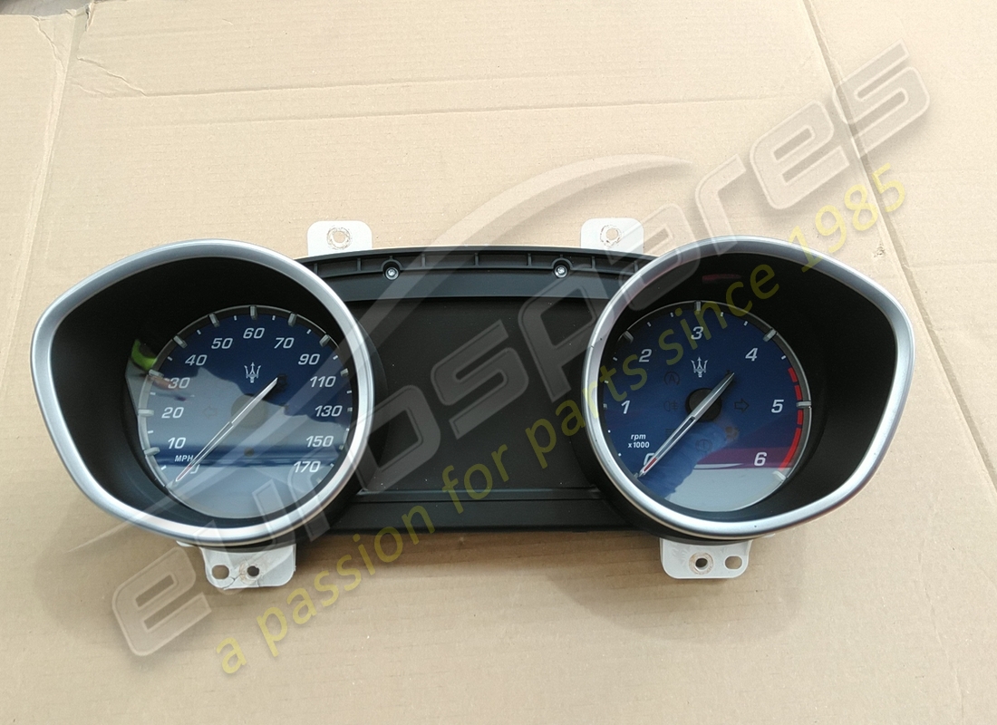 PIÈCE Maserati Maserati ENDOMMAGÉE 670100154 . NUMÉRO DE PIÈCE 670100154 (1)