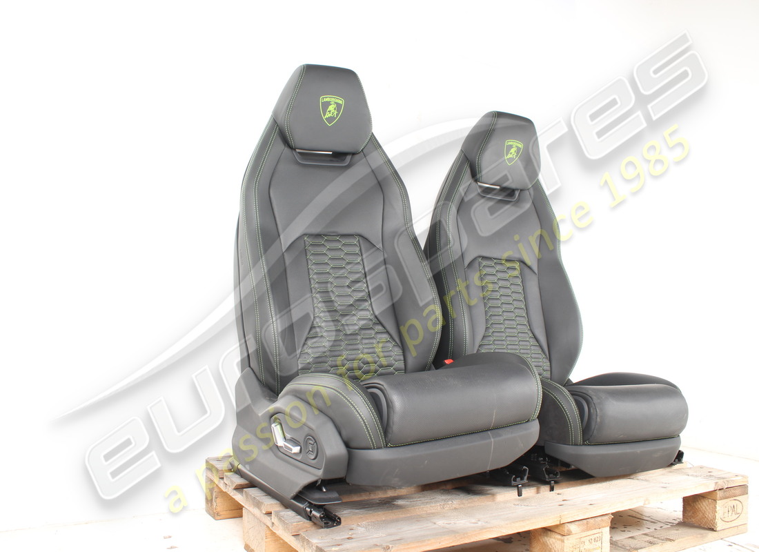 ensemble de sièges complet d'occasion eurospares urus. numéro de pièce eap1227394 (2)