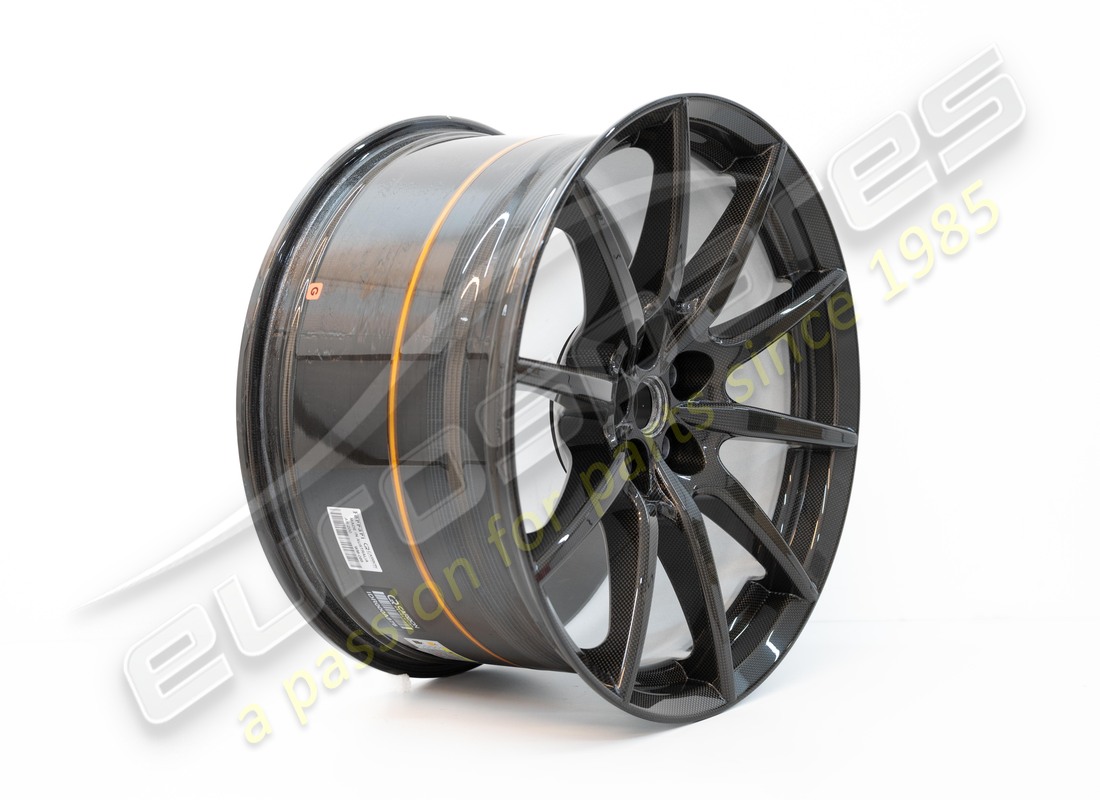nouveau ensemble ferrari en fibre de carbone roues + boulons en titane. numéro de pièce 70005638 (4)