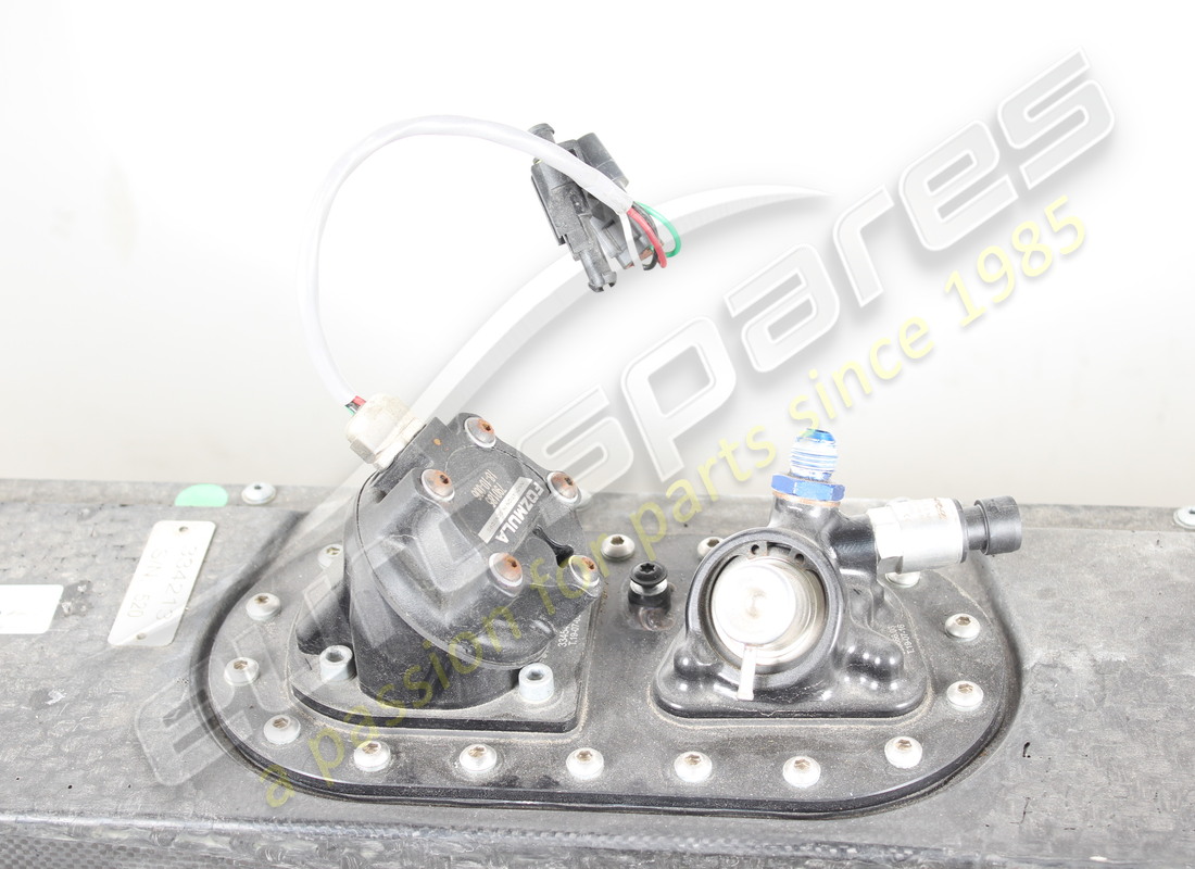 réservoir de carburant complet d'occasion eurospares avec vessie, pompes et capteurs. numéro de pièce eap1493219 (4)