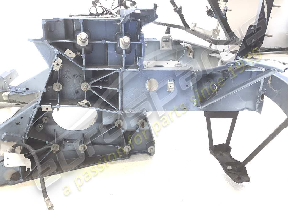 sous-châssis arrière ferrari endommagé. numéro de pièce 985280290 (4)