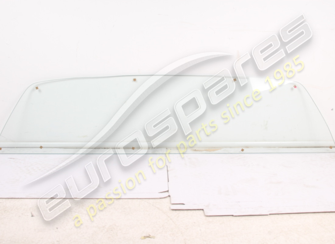nouvelle lunette arrière jaune eurospares. numéro de pièce 006517010 (1)