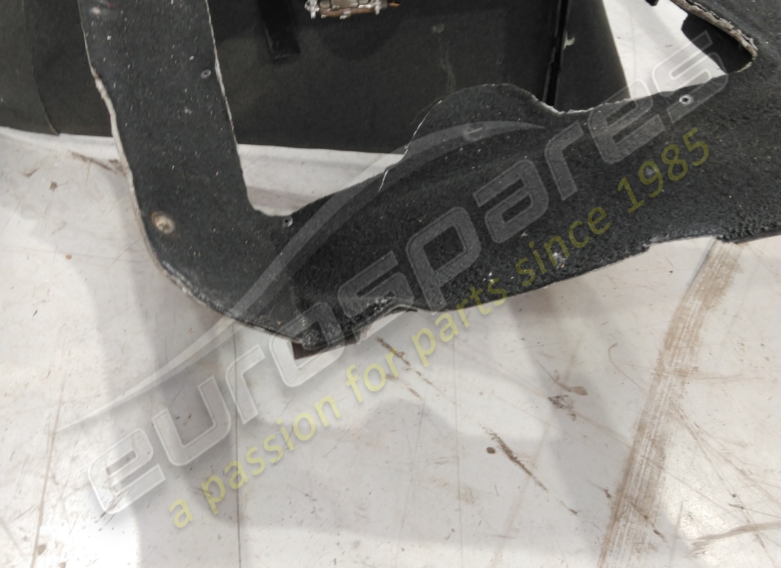 compartiment de coffre de la série tapis ferrari utilisé. numéro de pièce 65753500 (2)