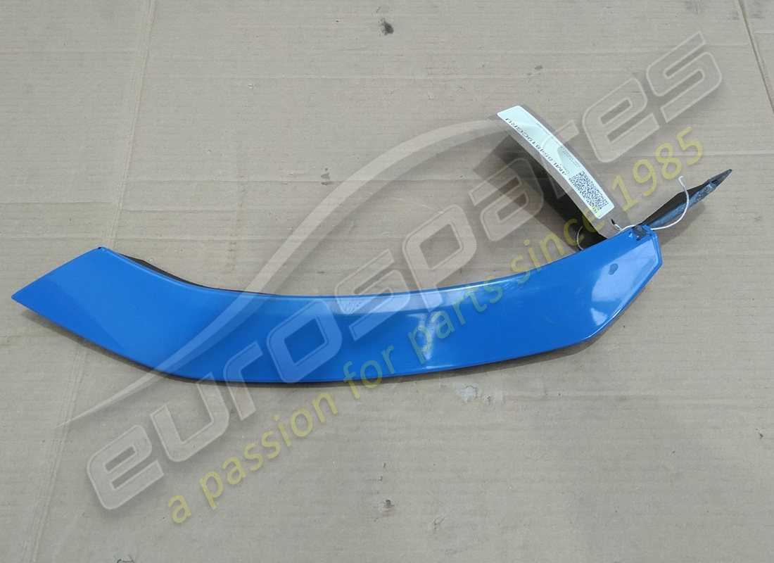 couvercle de passage de roue lamborghini utilisé. numéro de pièce 4ml854819cgru (1)