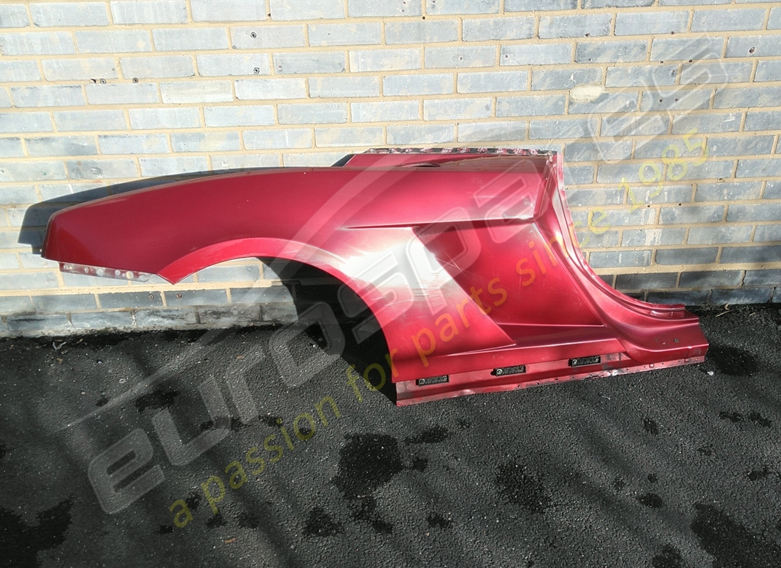 Lamborghini AILE ARRIÈRE DROIT UTILISÉ. NUMÉRO DE PIÈCE 408809604A (1)